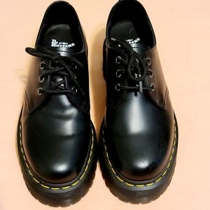 Doc Martin Smooth Leather Platform Shoes sz 8